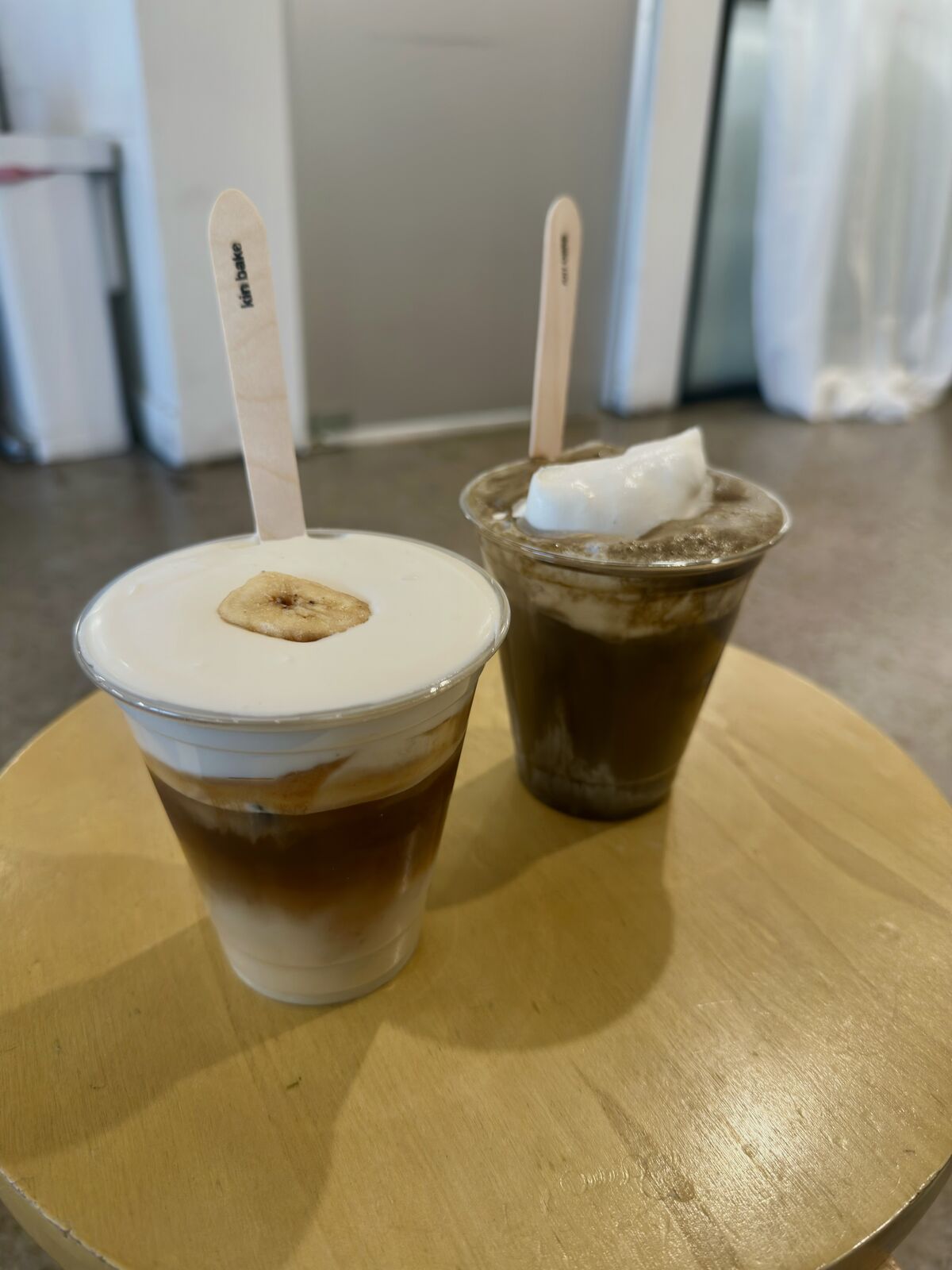 Hojicha Einspanner coffee drink